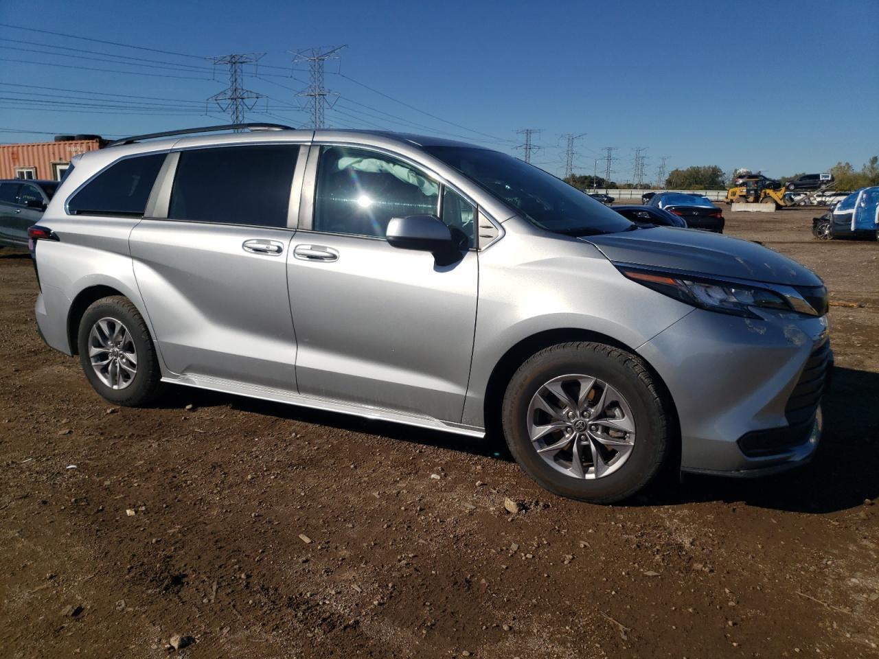 2022 TOYOTA SIENNA