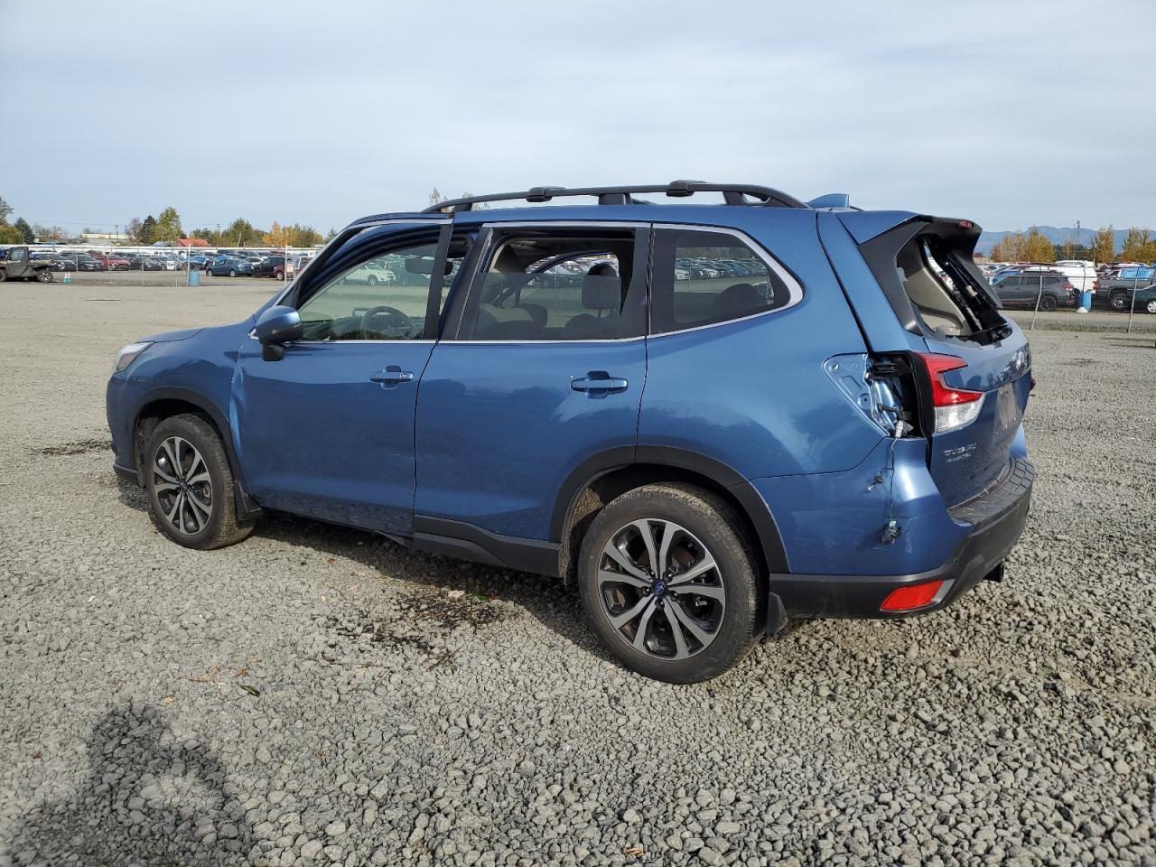 2022 SUBARU FORESTER