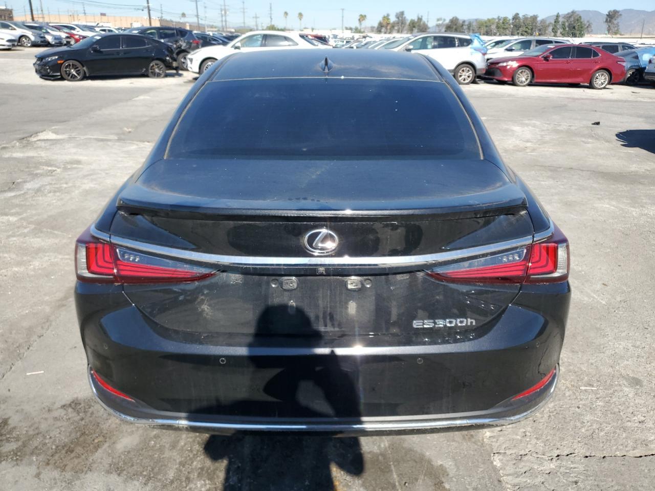 2024 LEXUS Es
