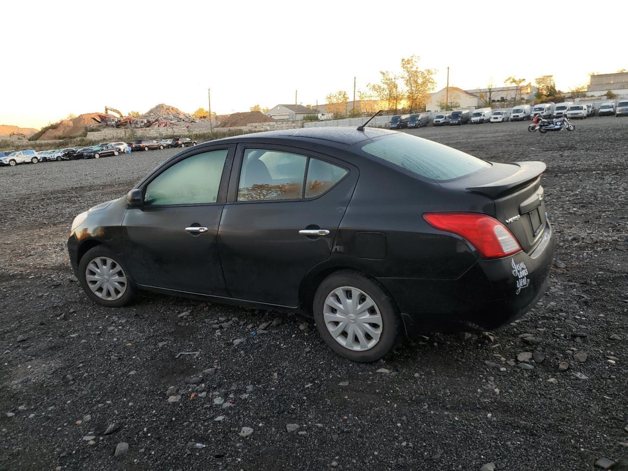 2013 NISSAN VERSA