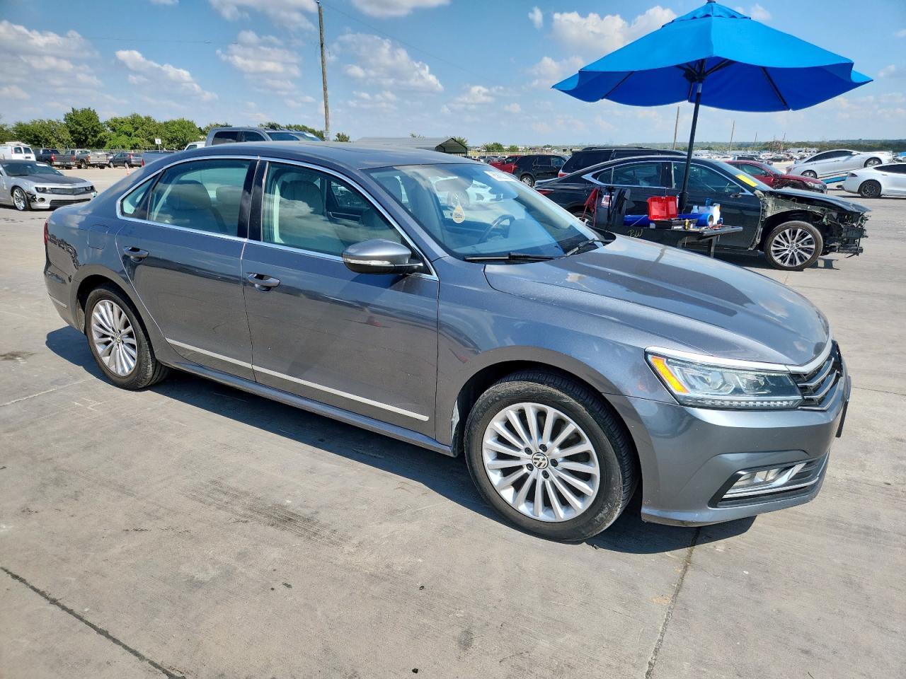 2016 VOLKSWAGEN Passat