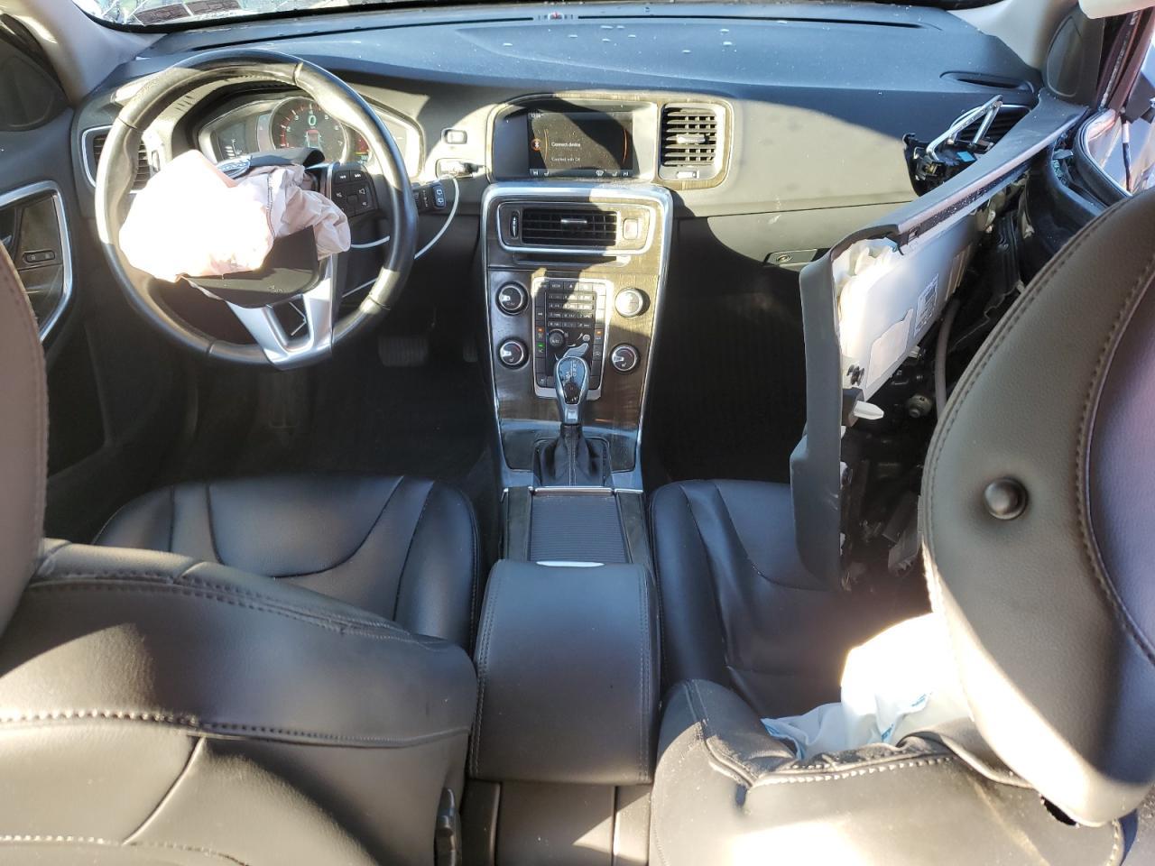 2015 VOLVO V60