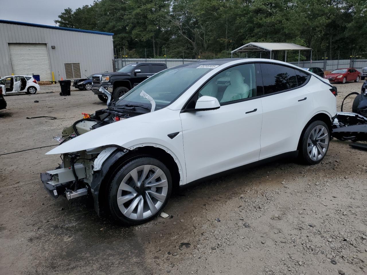2026 TESLA MODEL Y