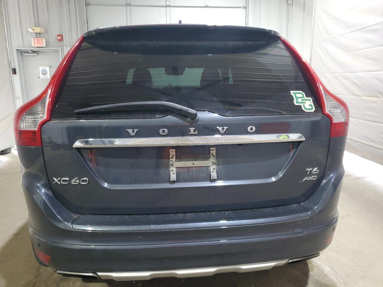 2015 VOLVO XC60