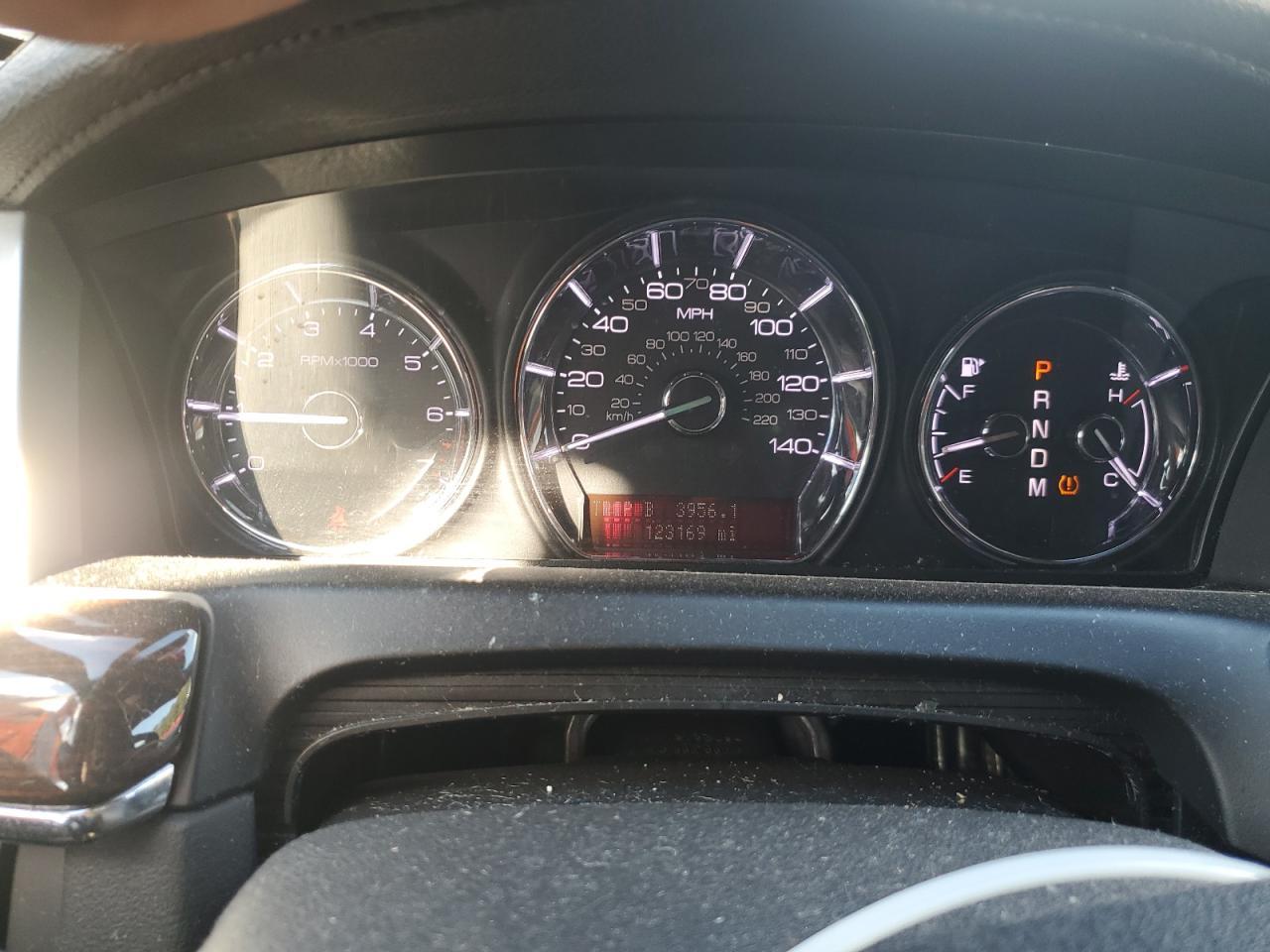 2011 LINCOLN MKS