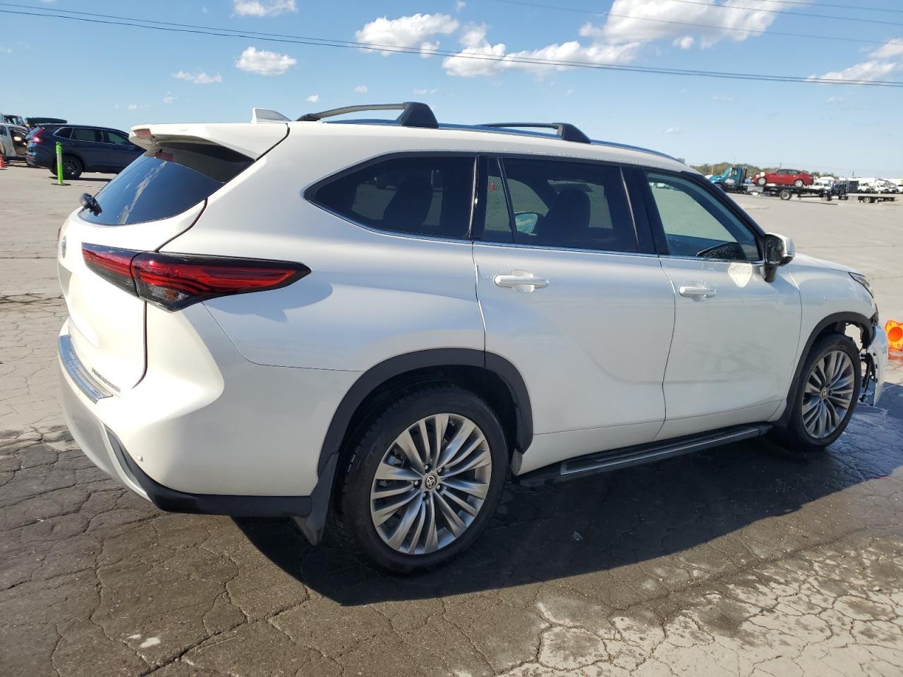 2020 TOYOTA HIGHLANDER