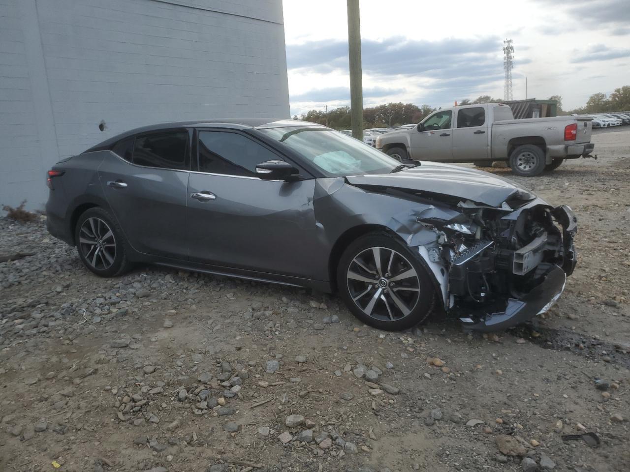 2022 NISSAN Maxima