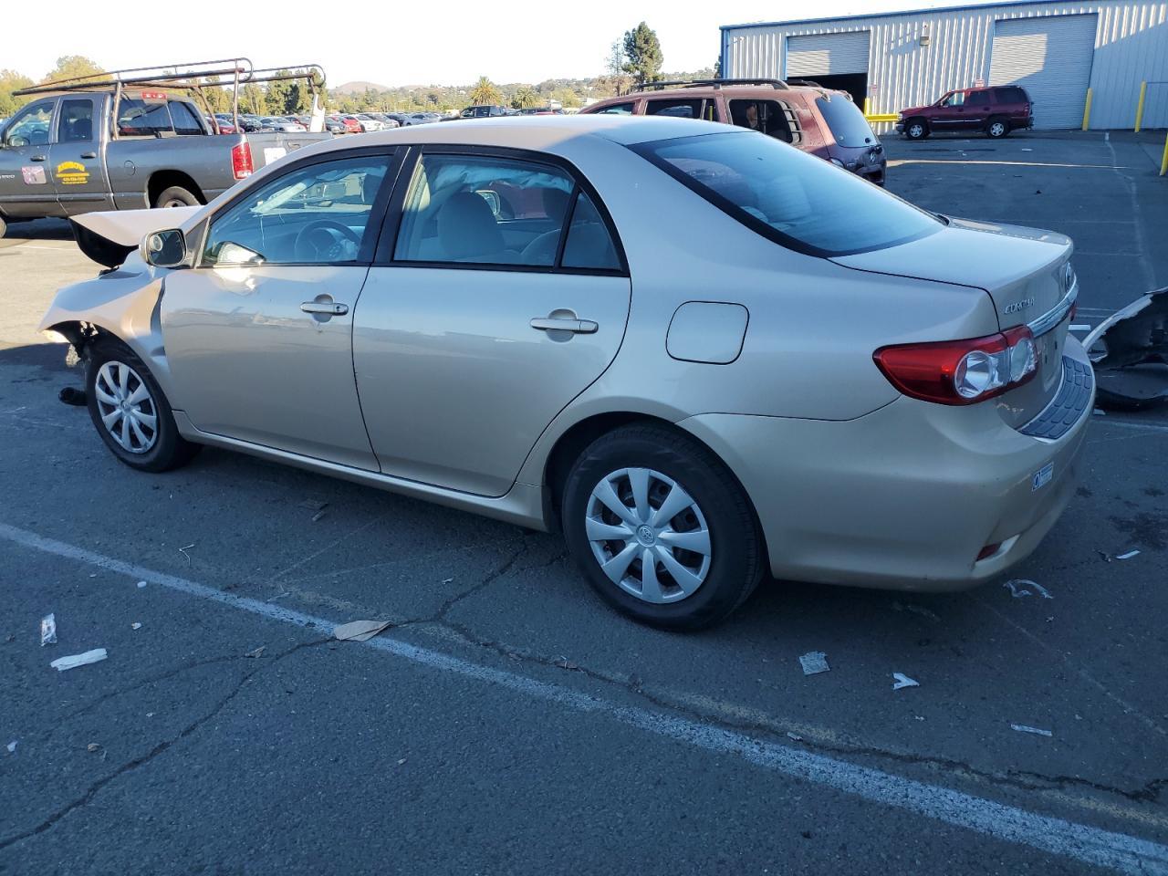 2011 TOYOTA COROLLA