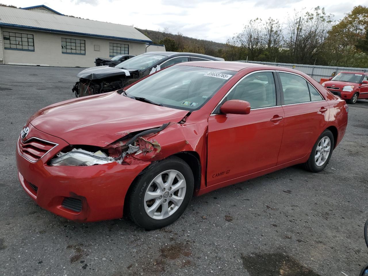 2011 TOYOTA CAMRY
