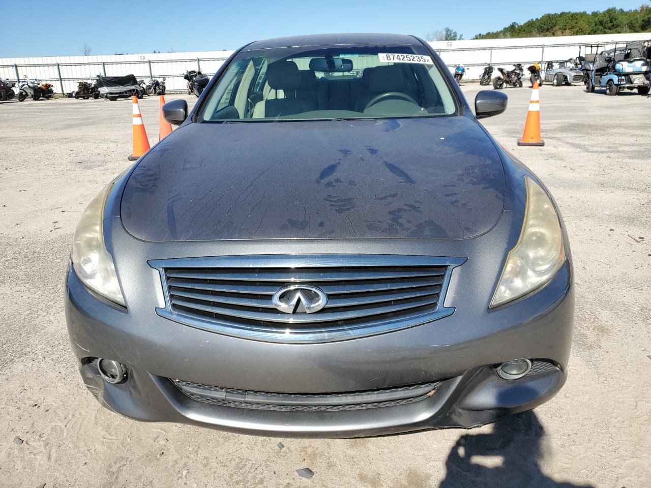 2013 INFINITI G37
