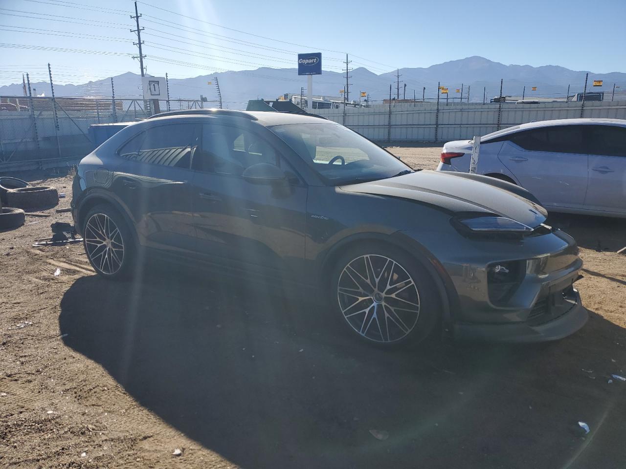2024 PORSCHE Macan