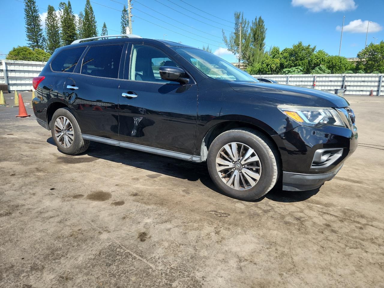 2017 NISSAN PATHFINDER