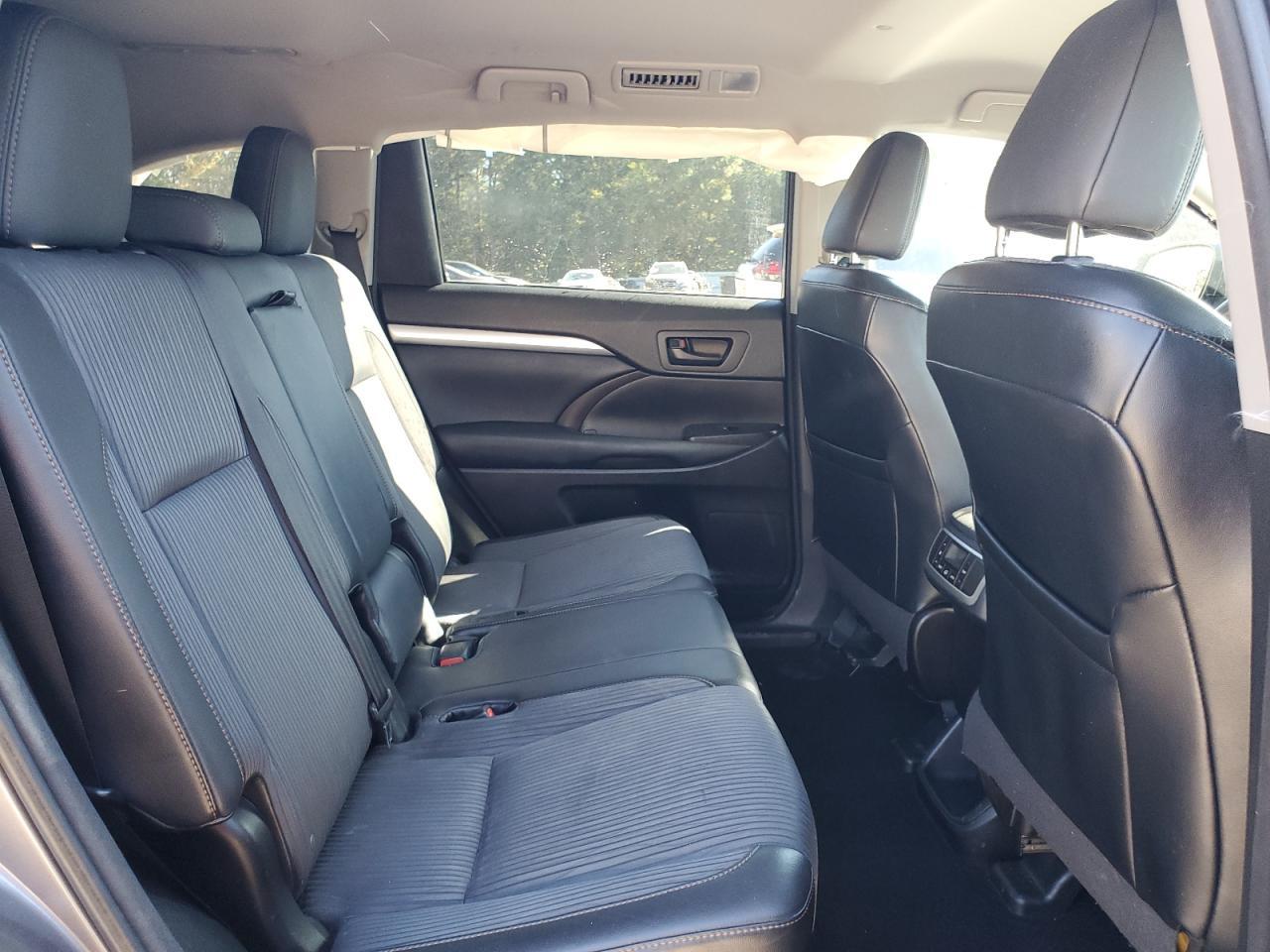 2016 TOYOTA HIGHLANDER