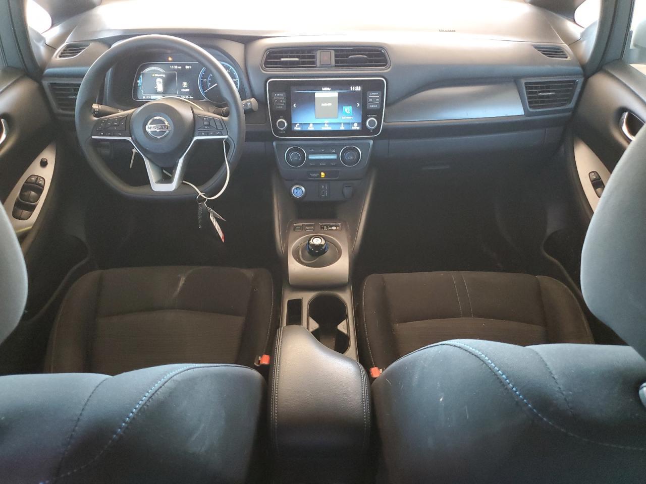 2022 NISSAN LEAF