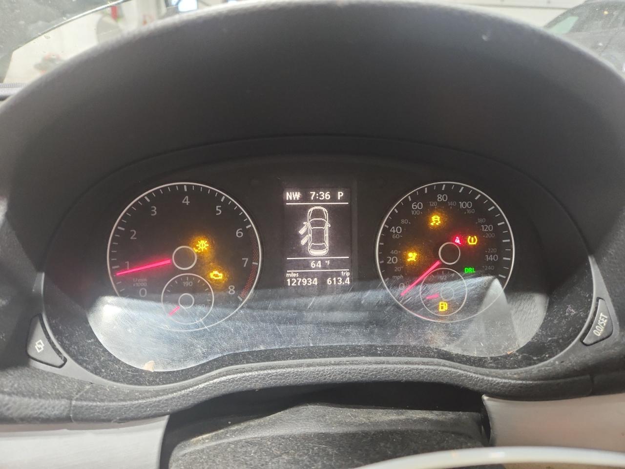 2012 VOLKSWAGEN Passat