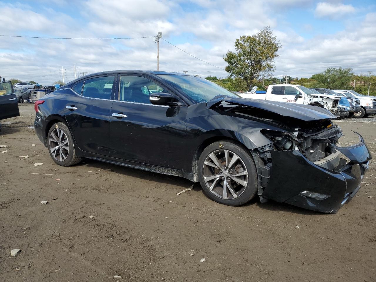2016 NISSAN Maxima