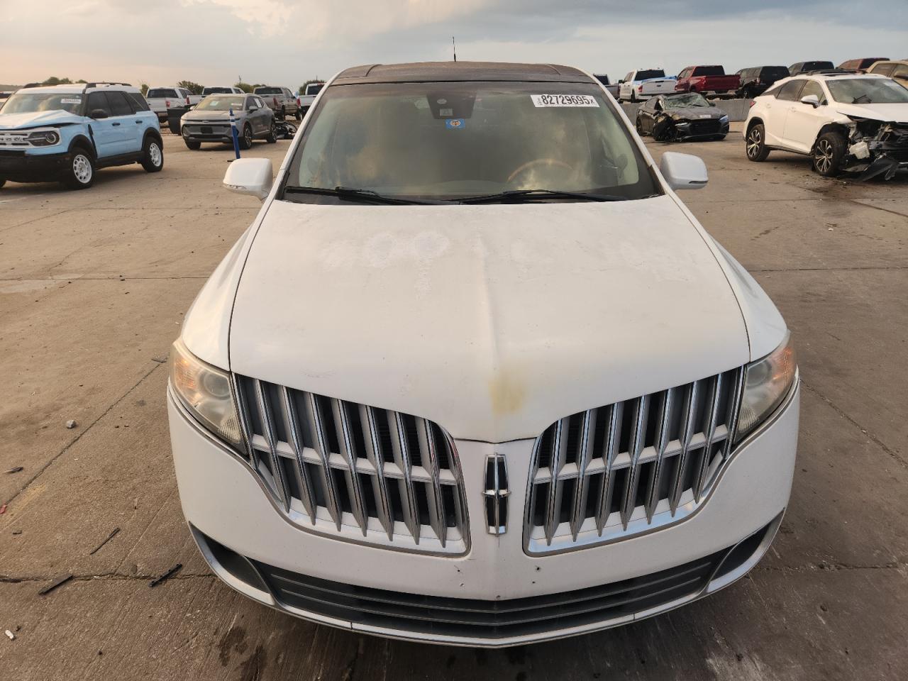 2011 LINCOLN MKT