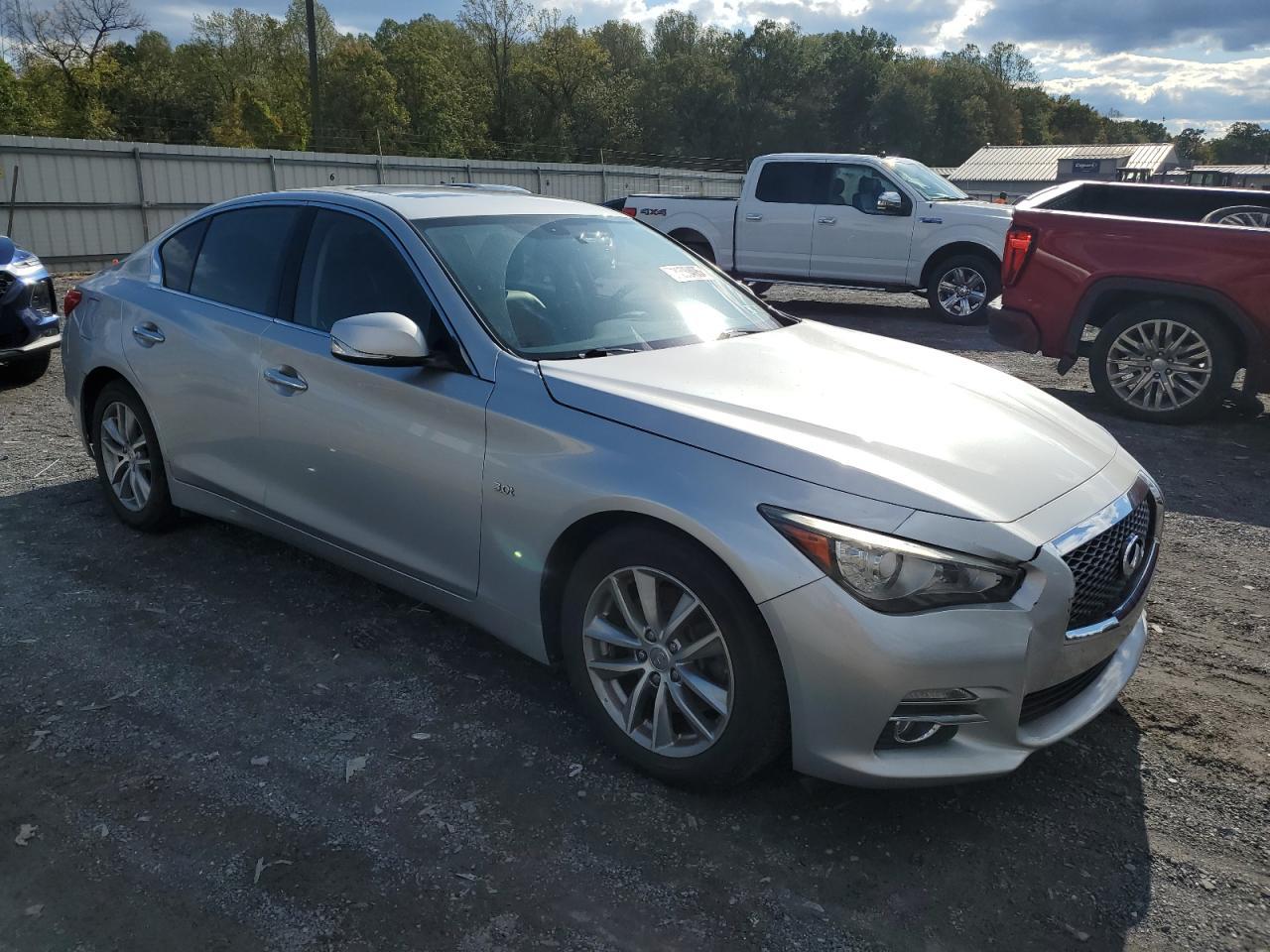 2017 INFINITI Q50