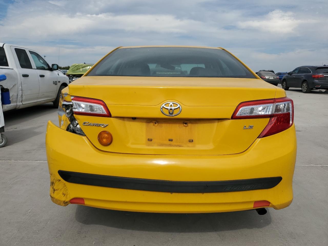 2014 TOYOTA CAMRY