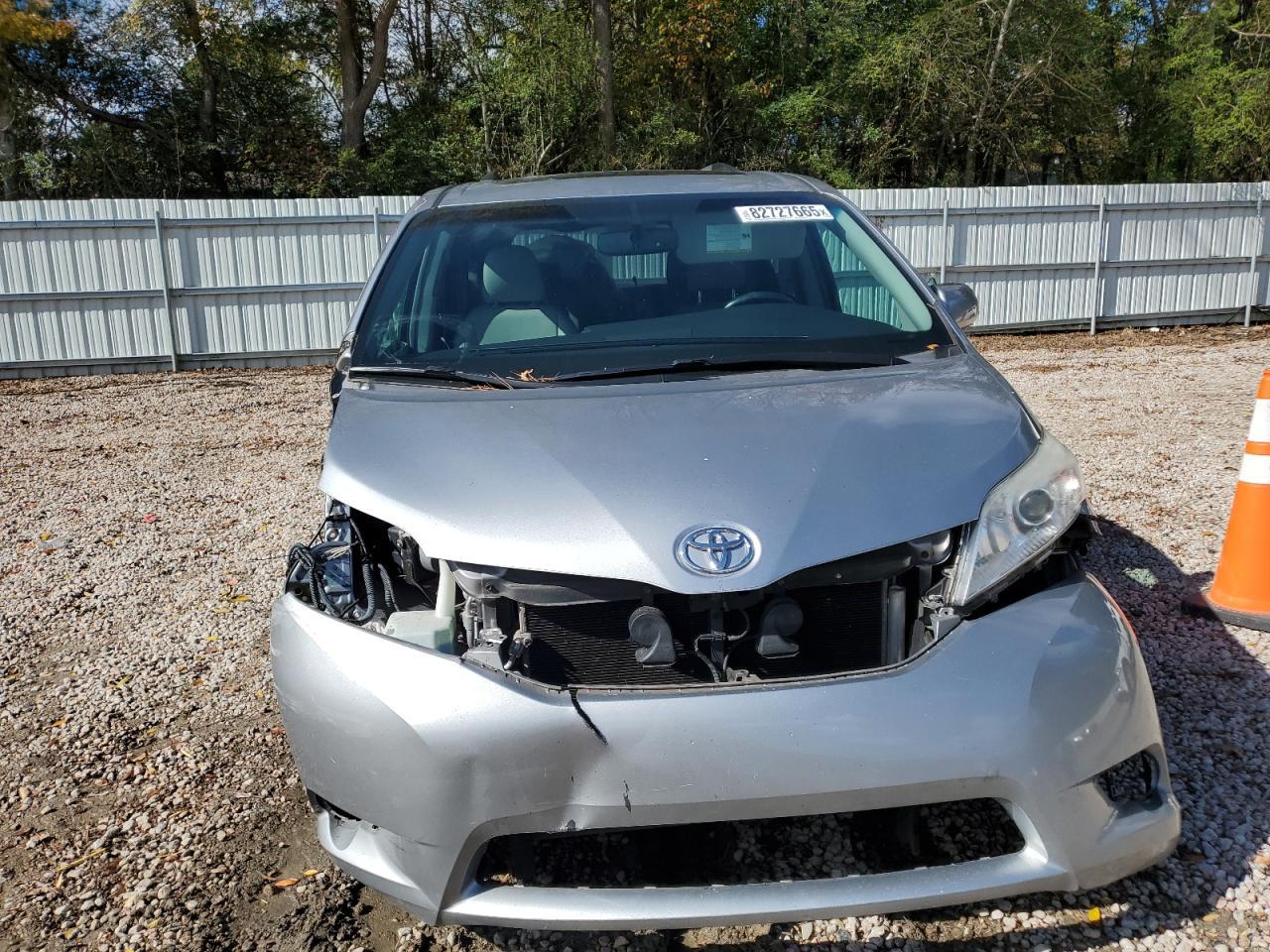 2017 TOYOTA SIENNA