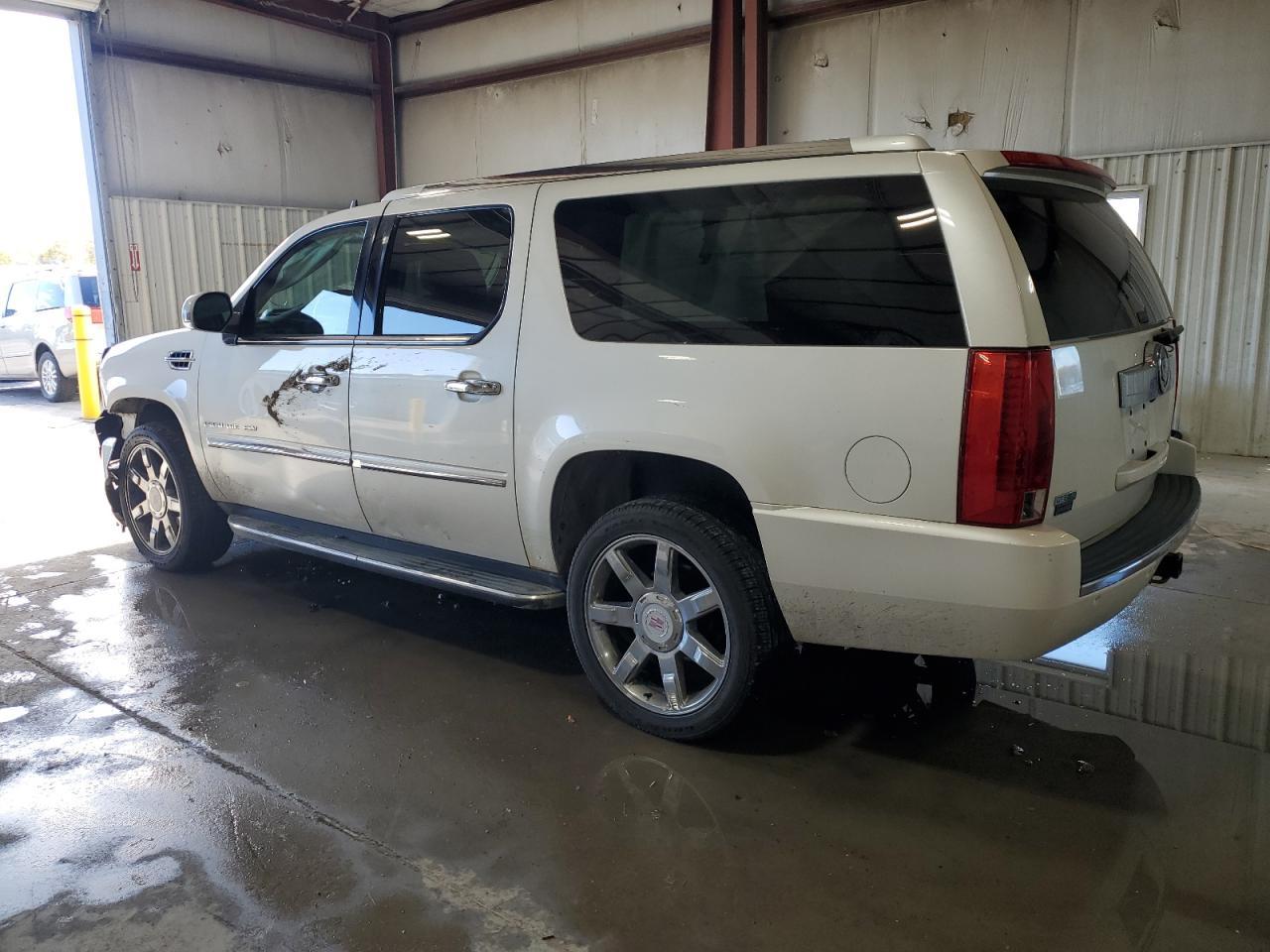 2011 CADILLAC ESCALADE