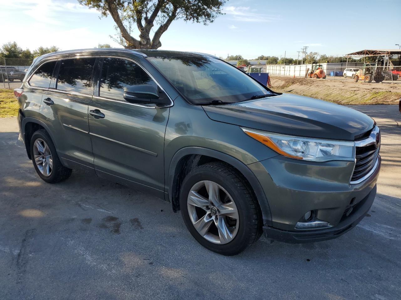 2016 TOYOTA HIGHLANDER