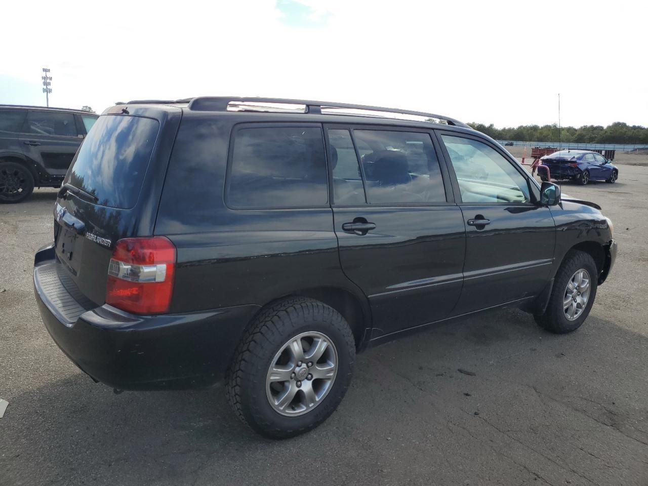 2004 TOYOTA HIGHLANDER
