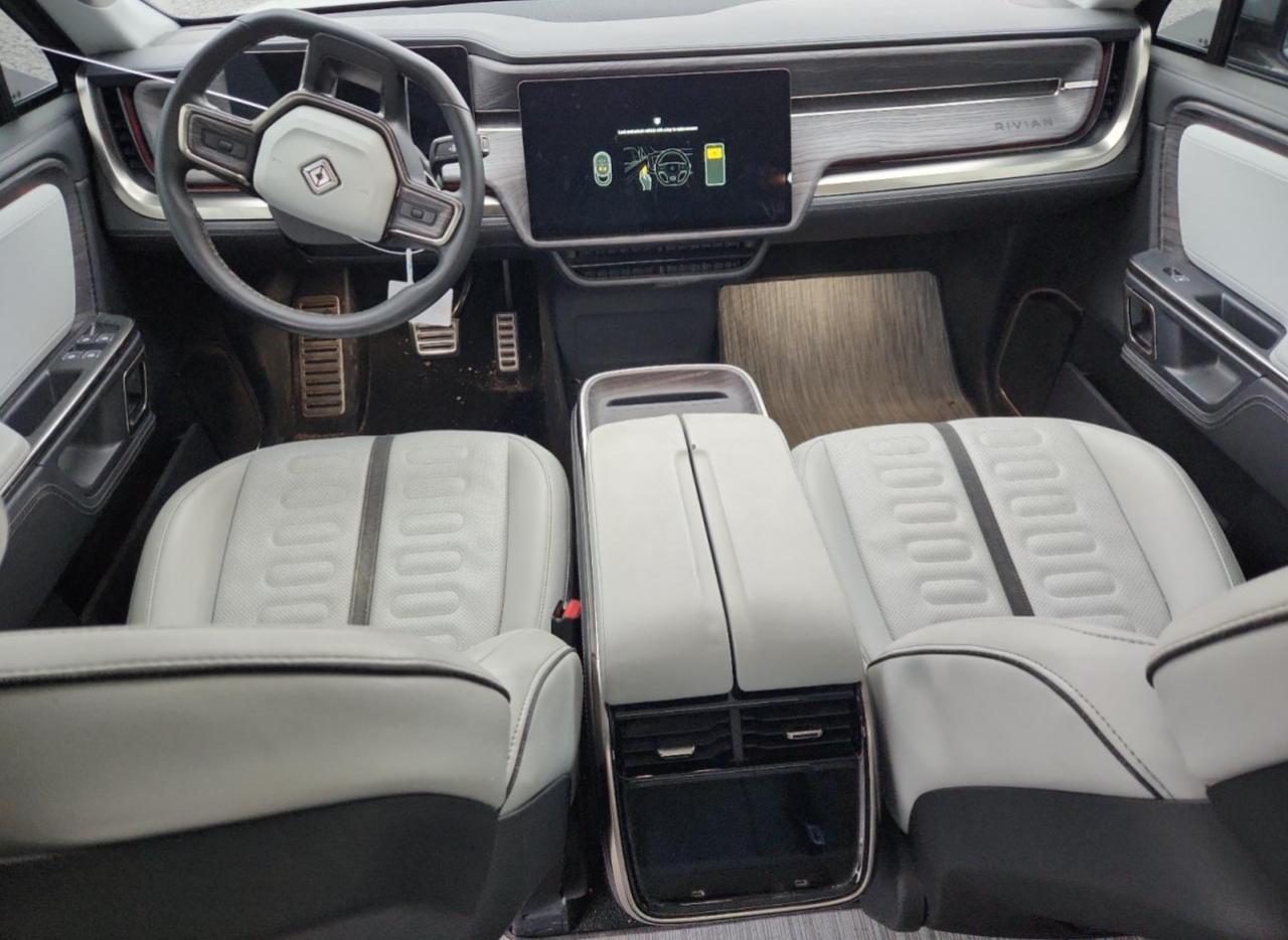 2022 RIVIAN R1t