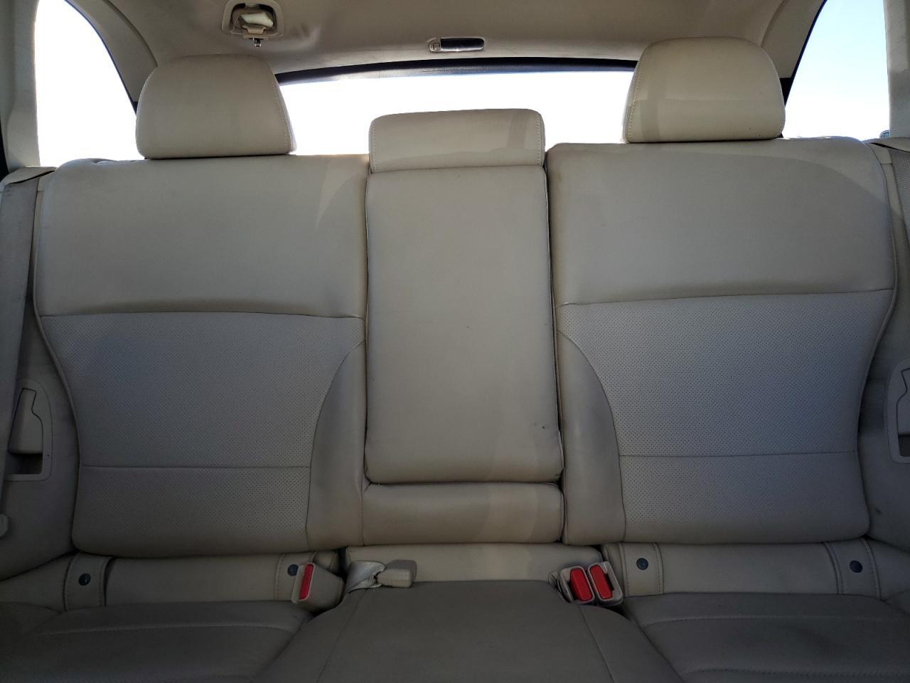 2015 SUBARU Outback