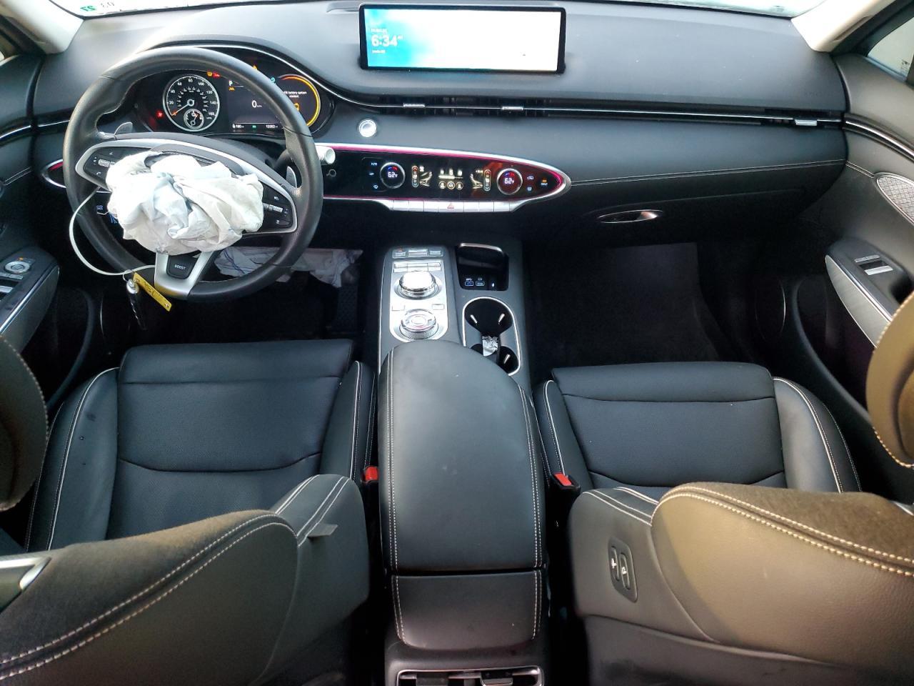 2024 GENESIS GV70