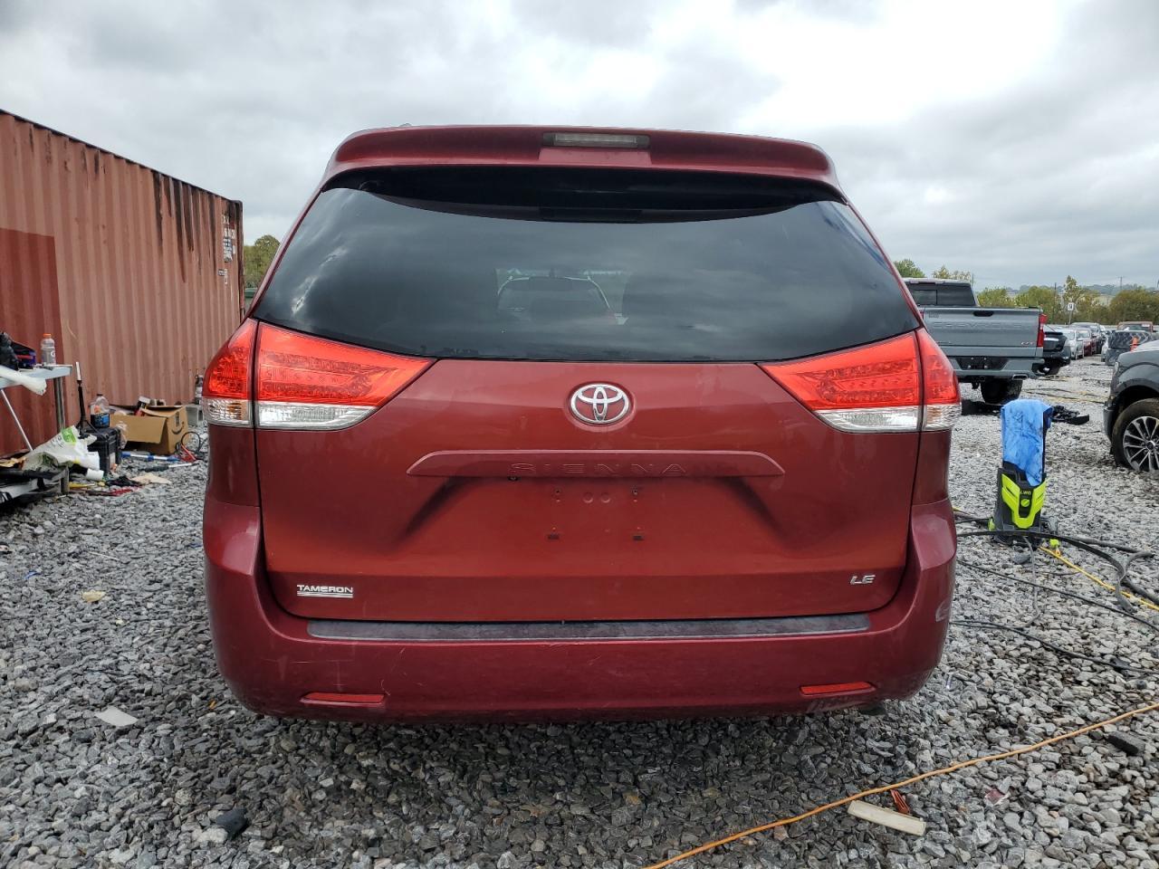 2013 TOYOTA SIENNA