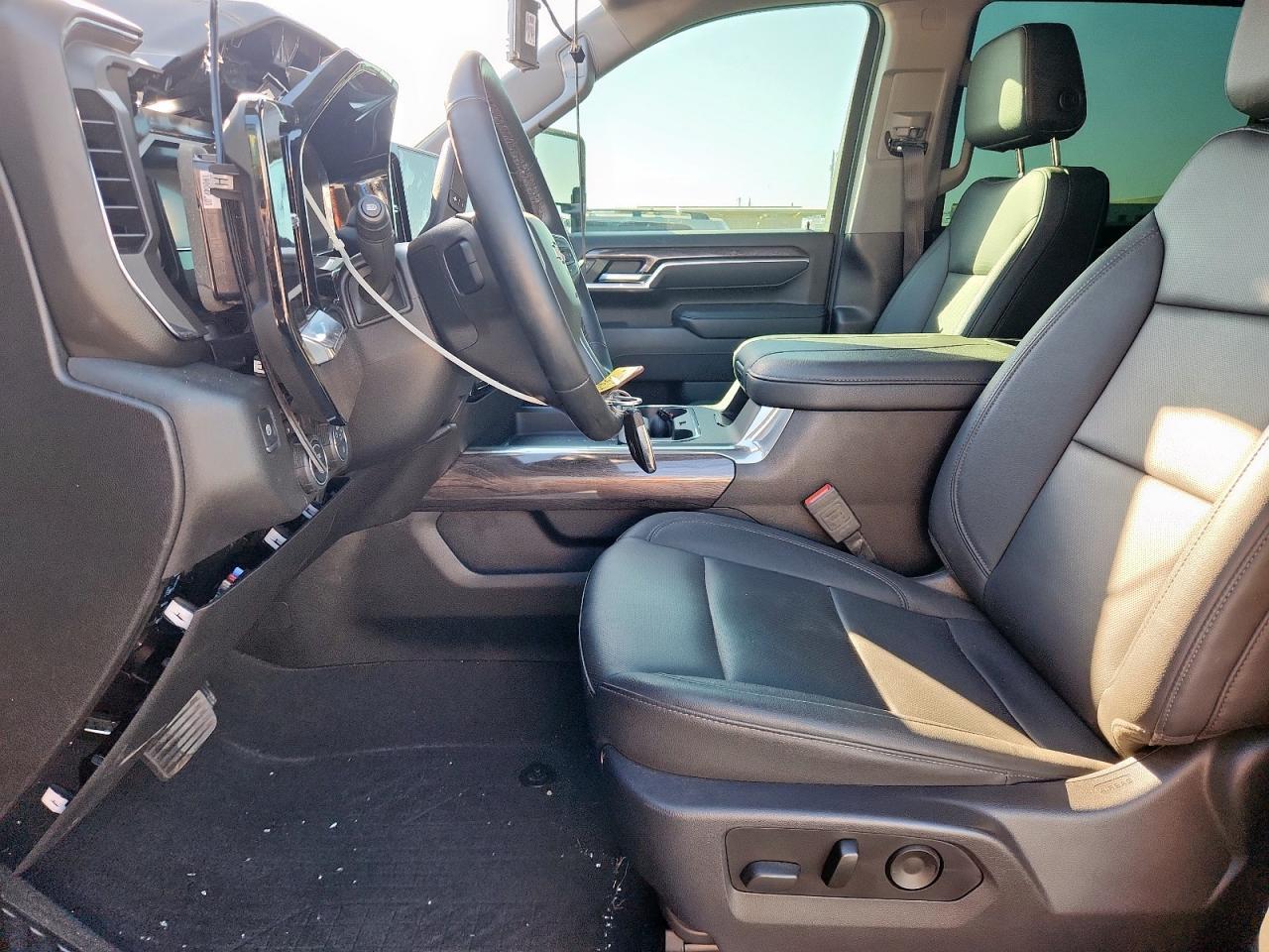 2025 CHEVROLET Silverado