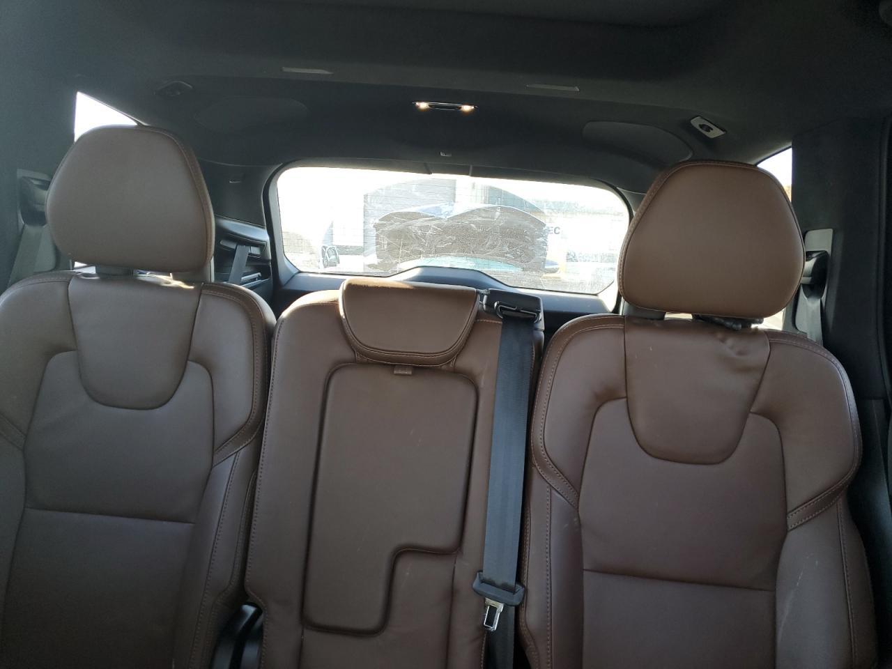 2022 VOLVO XC90