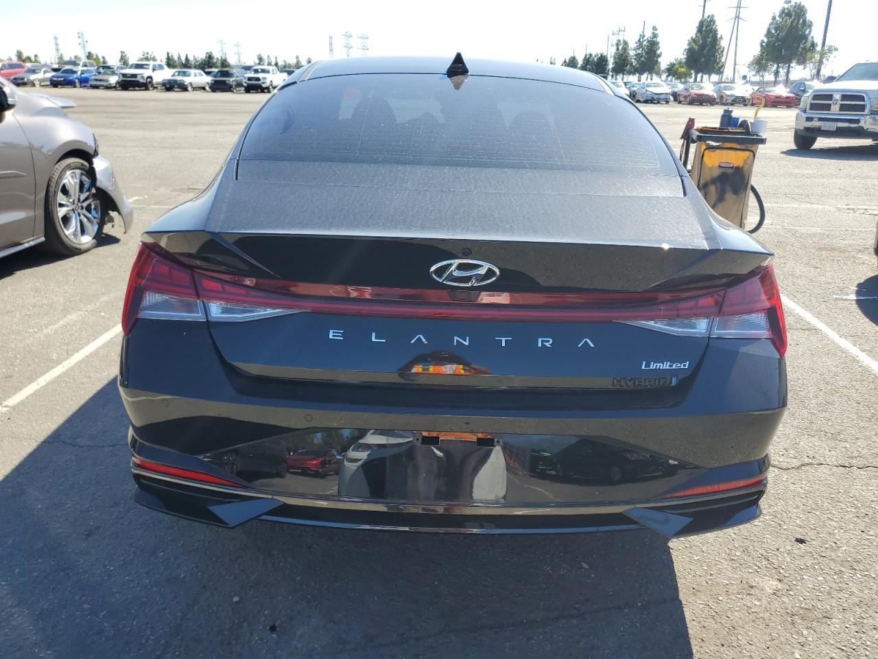 2022 HYUNDAI ELANTRA