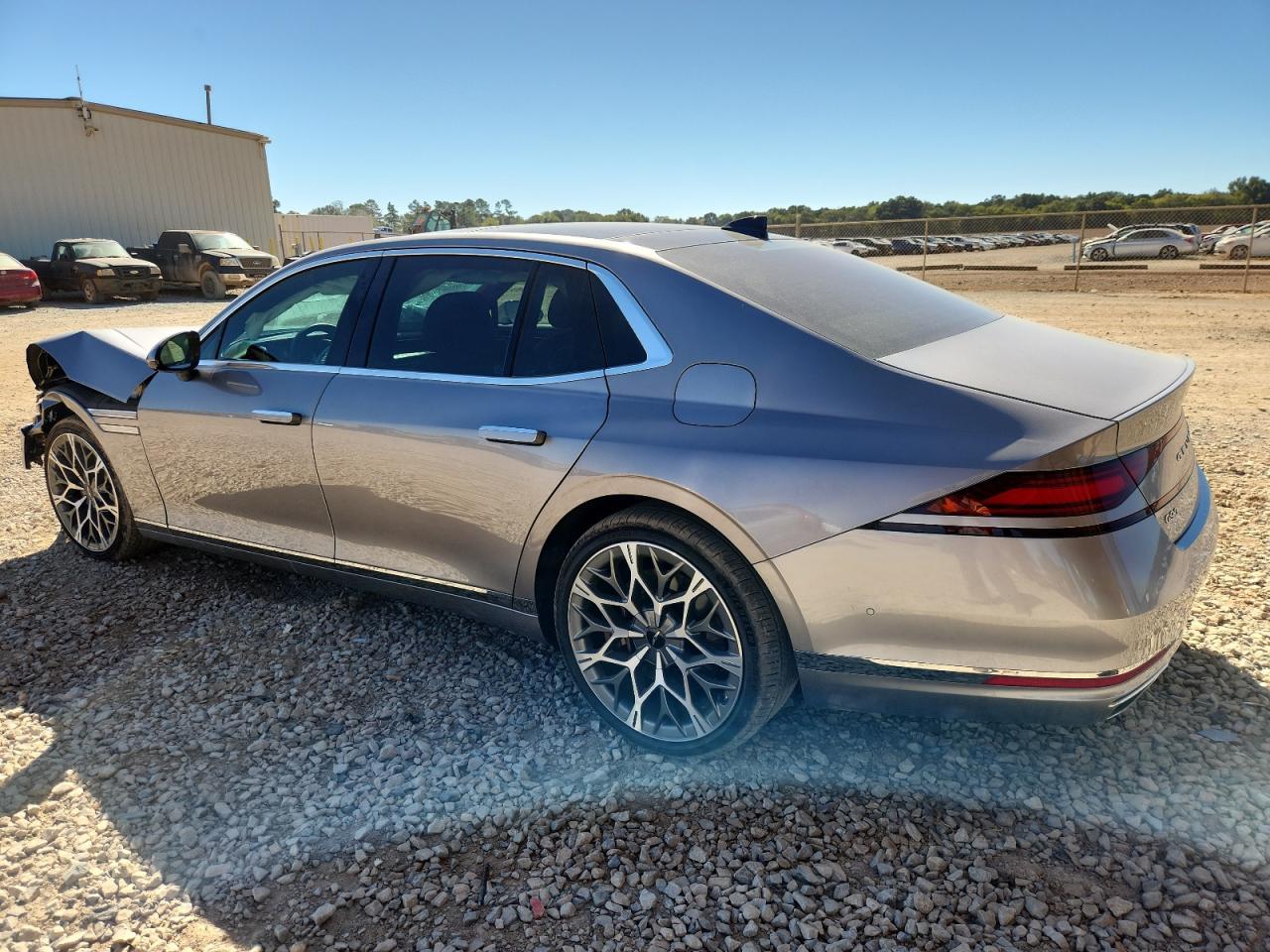 2023 GENESIS G90