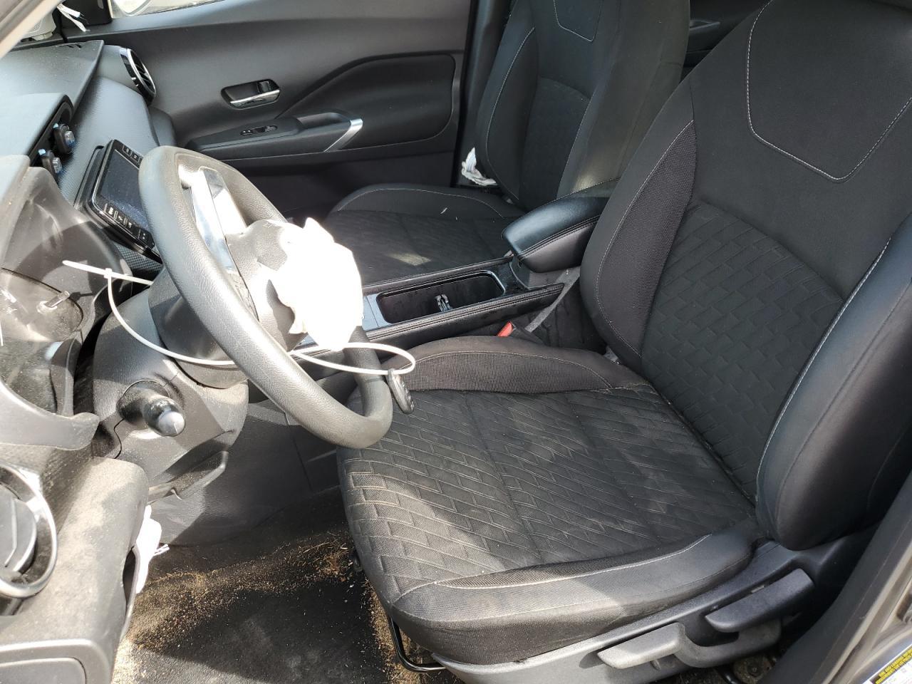 2021 NISSAN KICKS