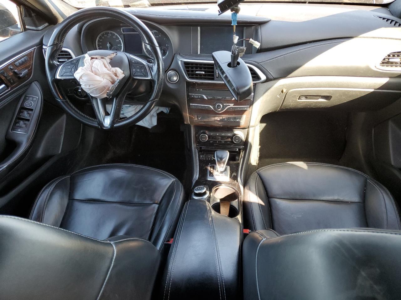 2017 INFINITI QX30