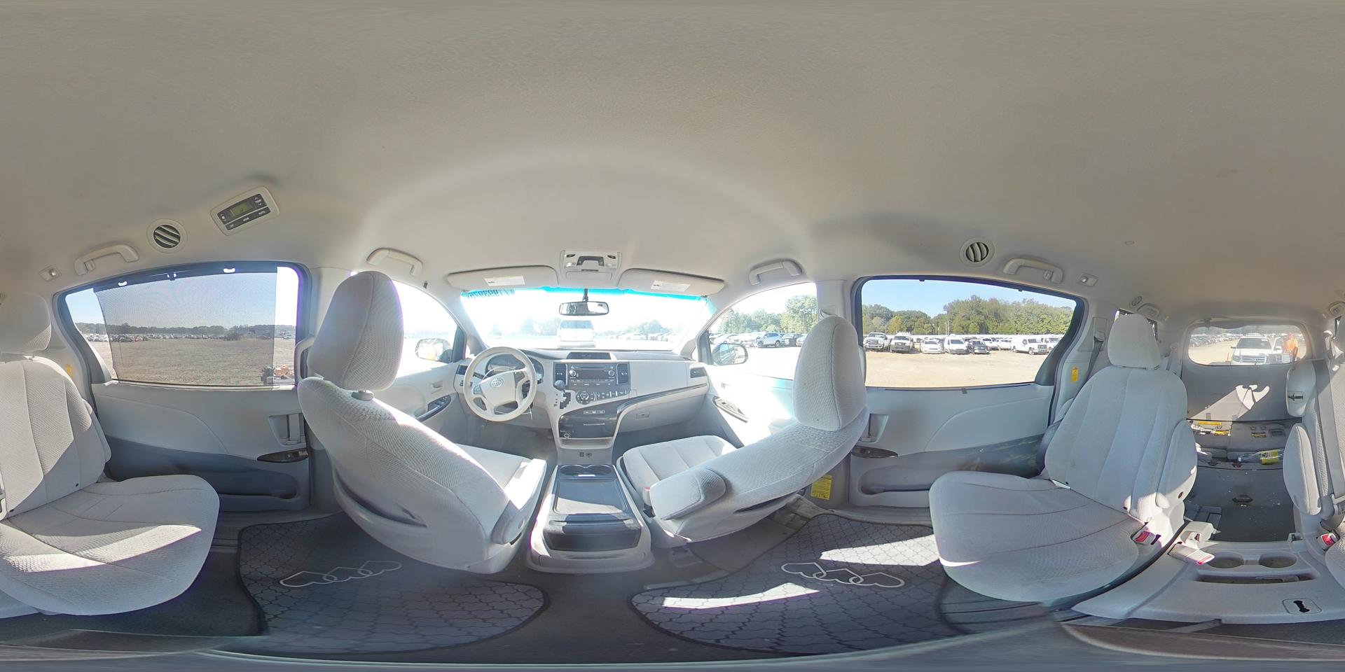 2014 TOYOTA SIENNA