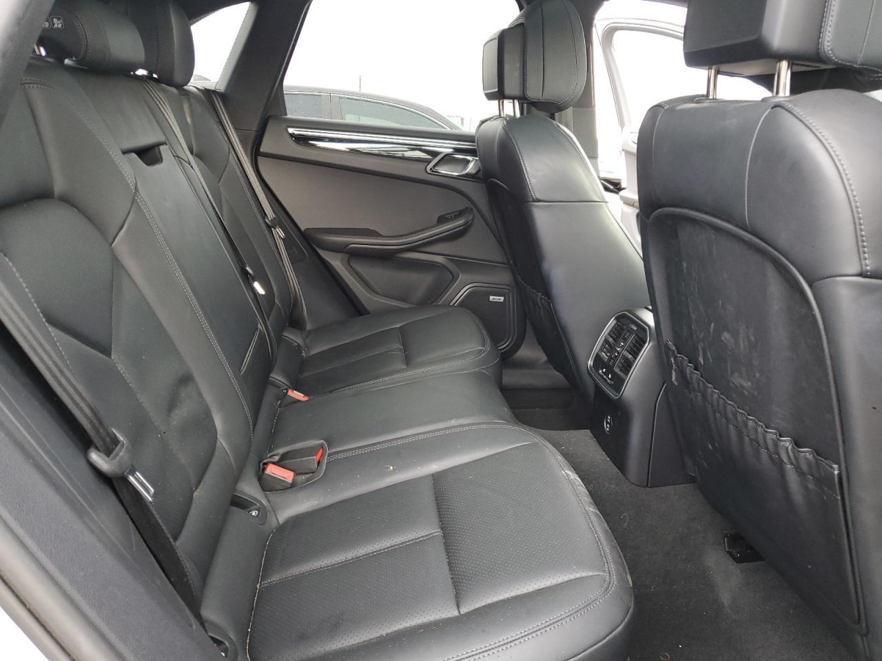 2023 PORSCHE Macan