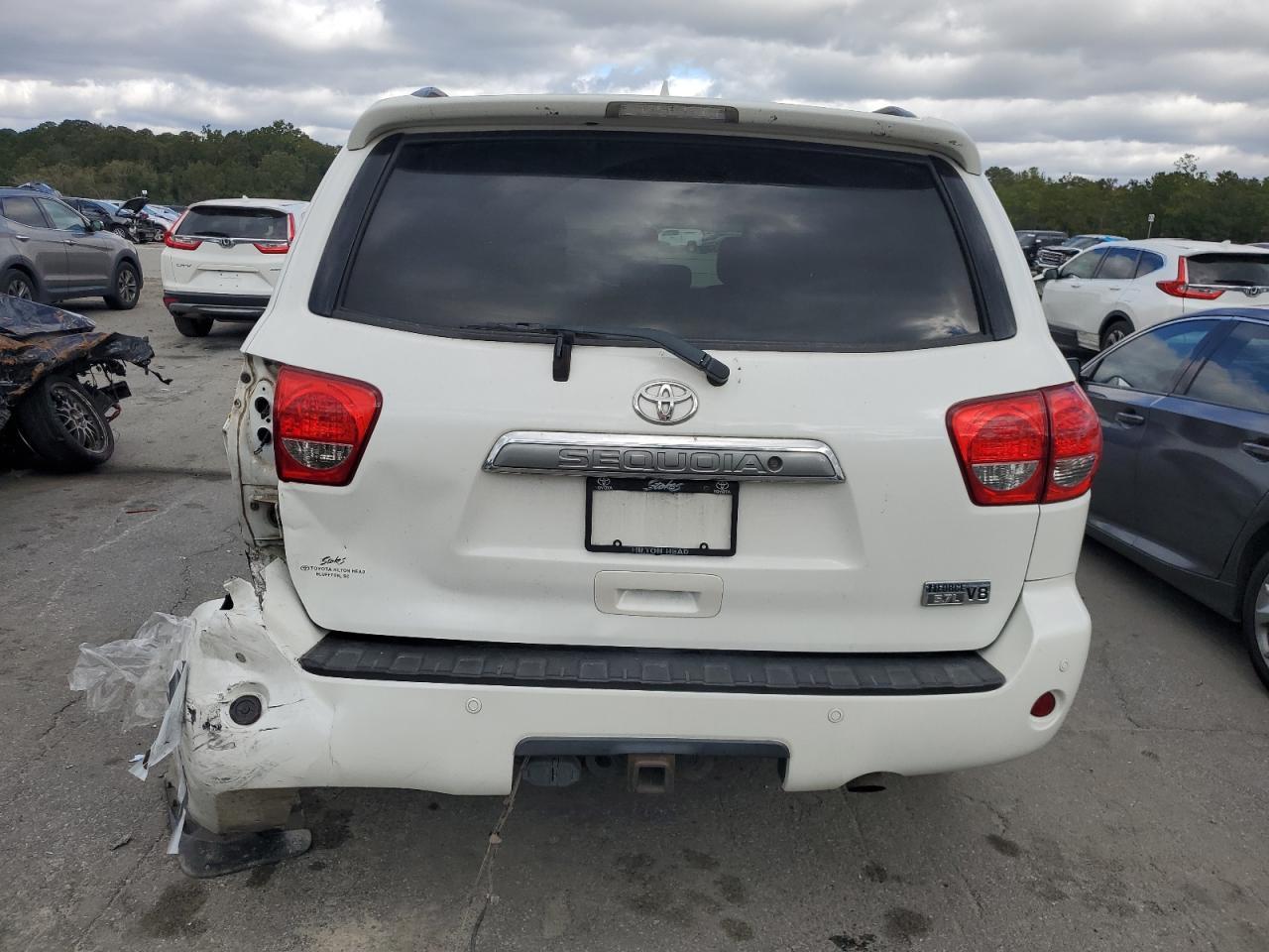 2014 TOYOTA Sequoia