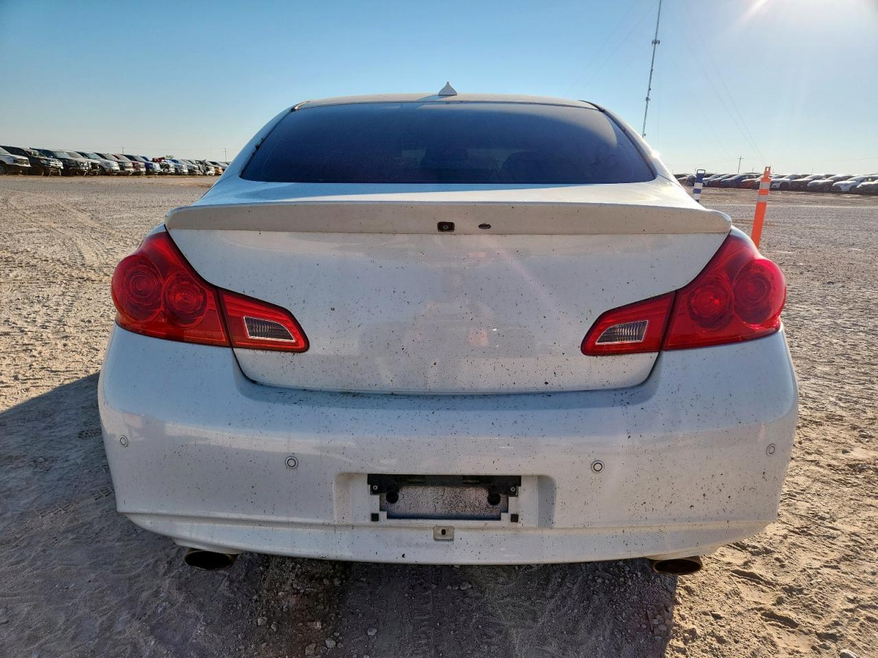 2011 INFINITI G37