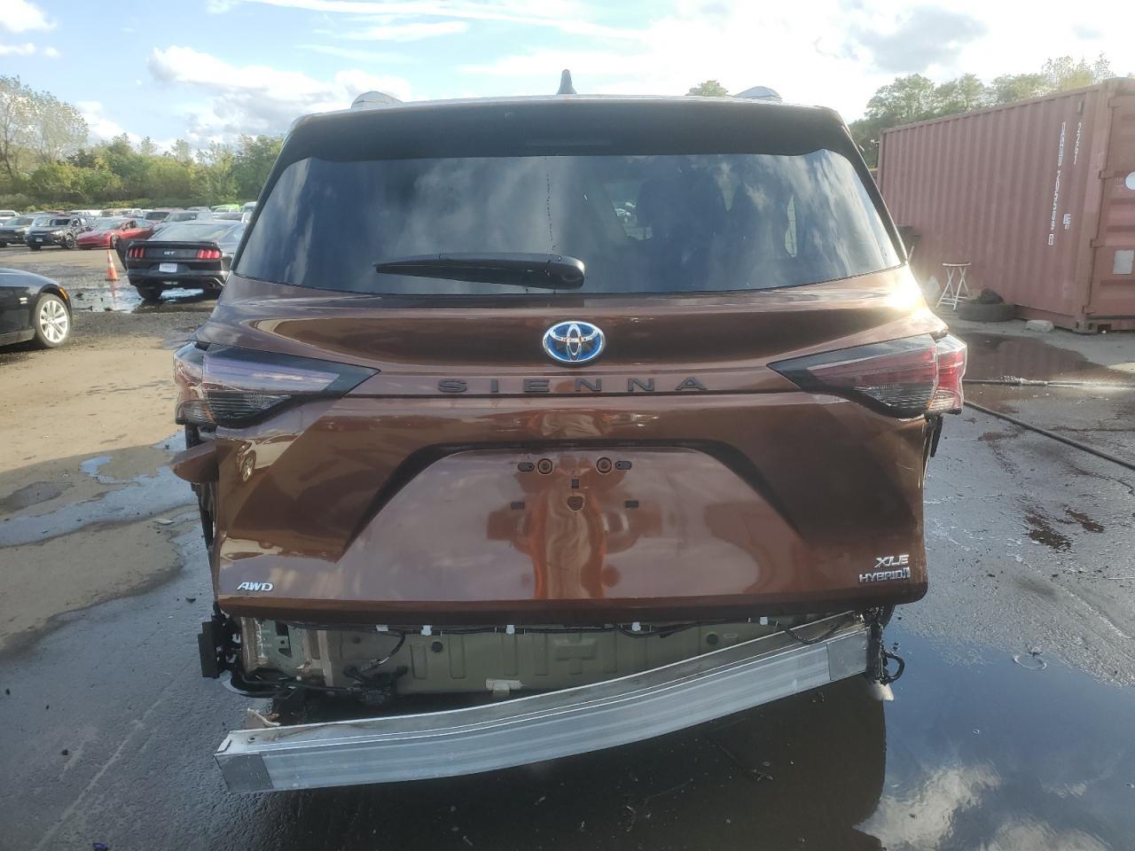 2023 TOYOTA SIENNA