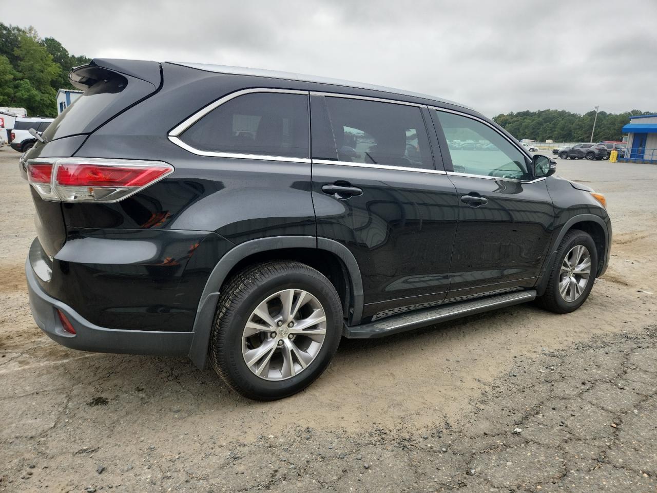 2015 TOYOTA HIGHLANDER