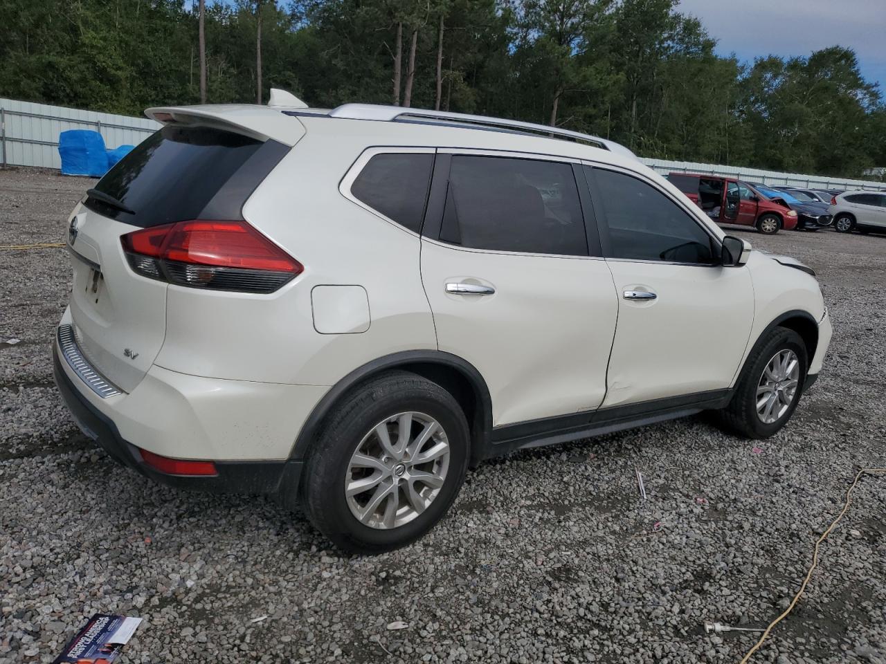 2017 NISSAN ROGUE
