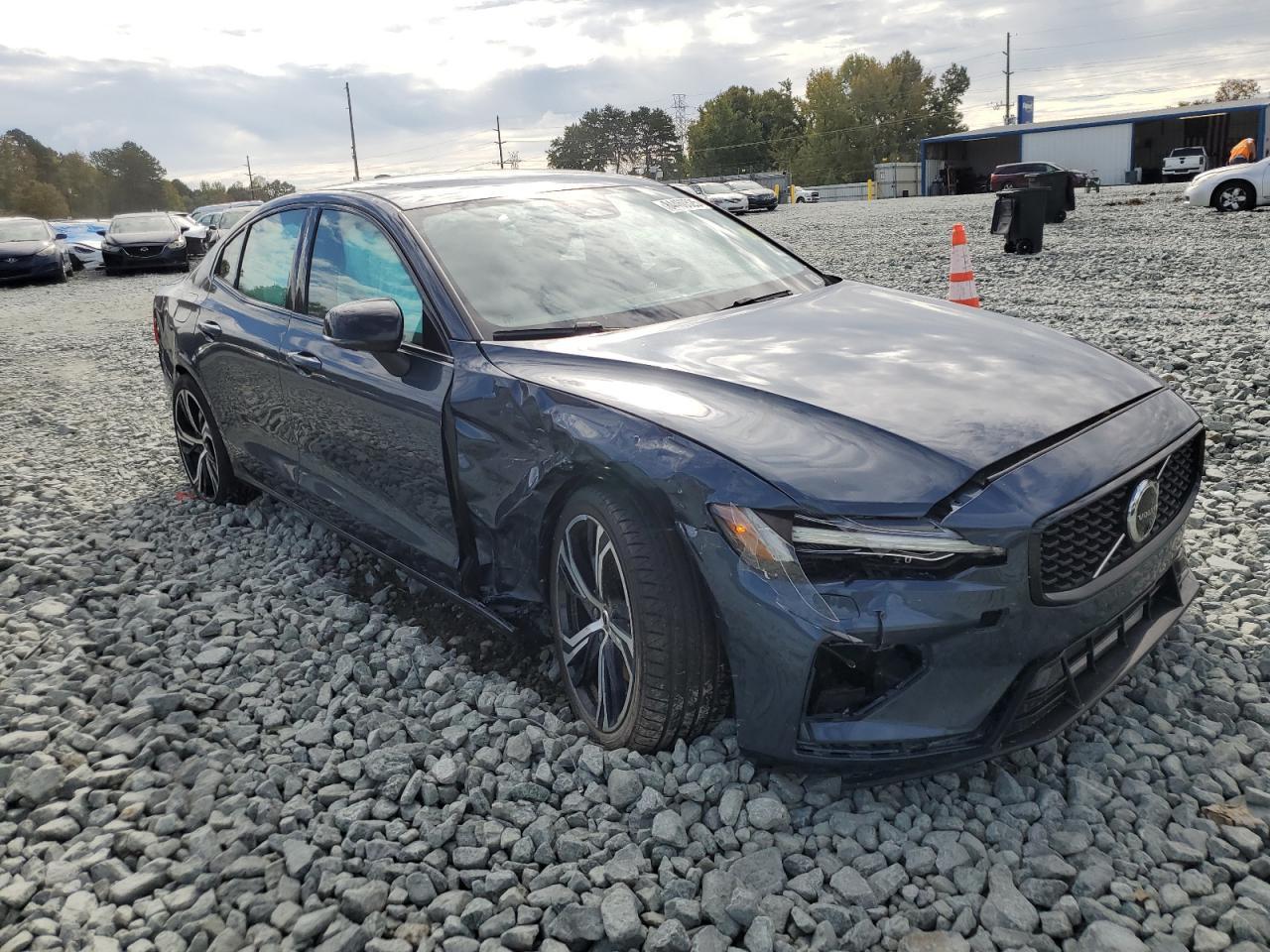 2024 VOLVO S60