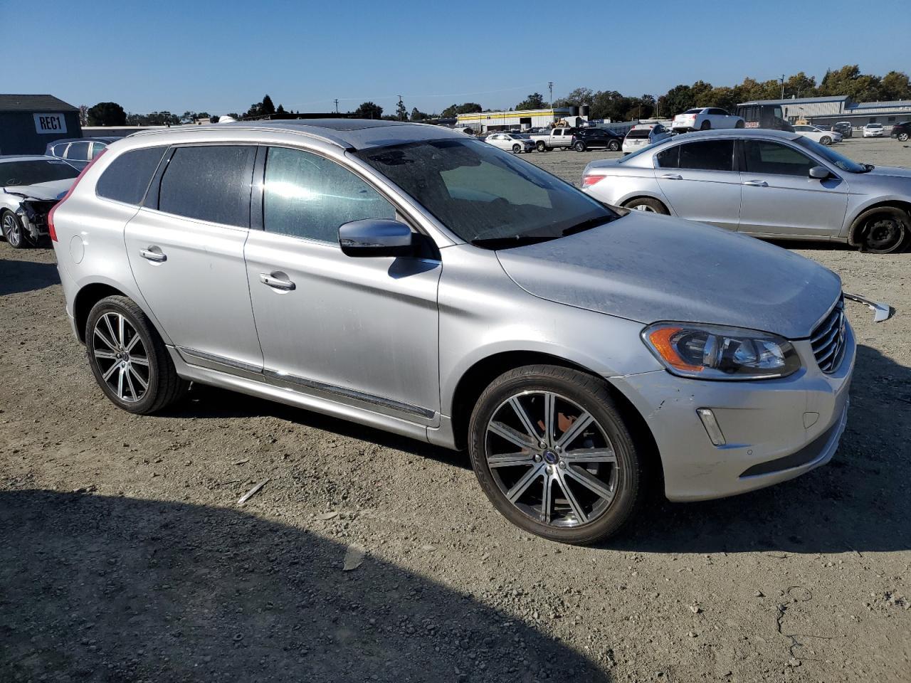 2016 VOLVO XC60
