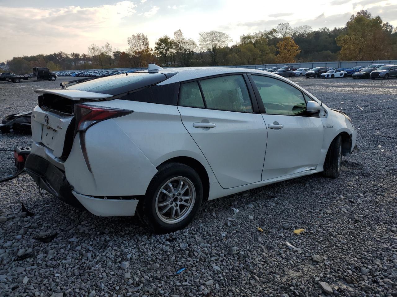 2016 TOYOTA PRIUS