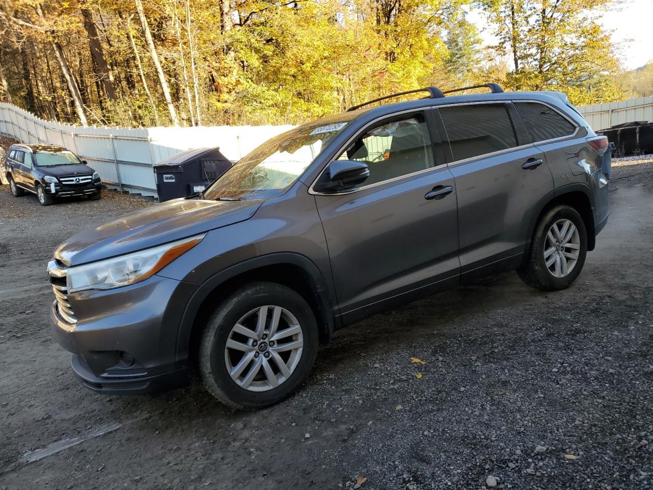 2016 TOYOTA HIGHLANDER