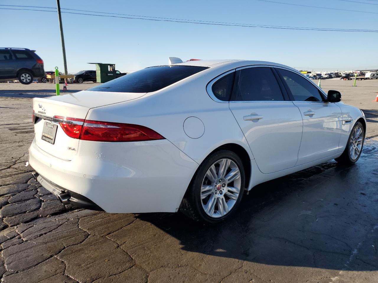 2017 JAGUAR XF