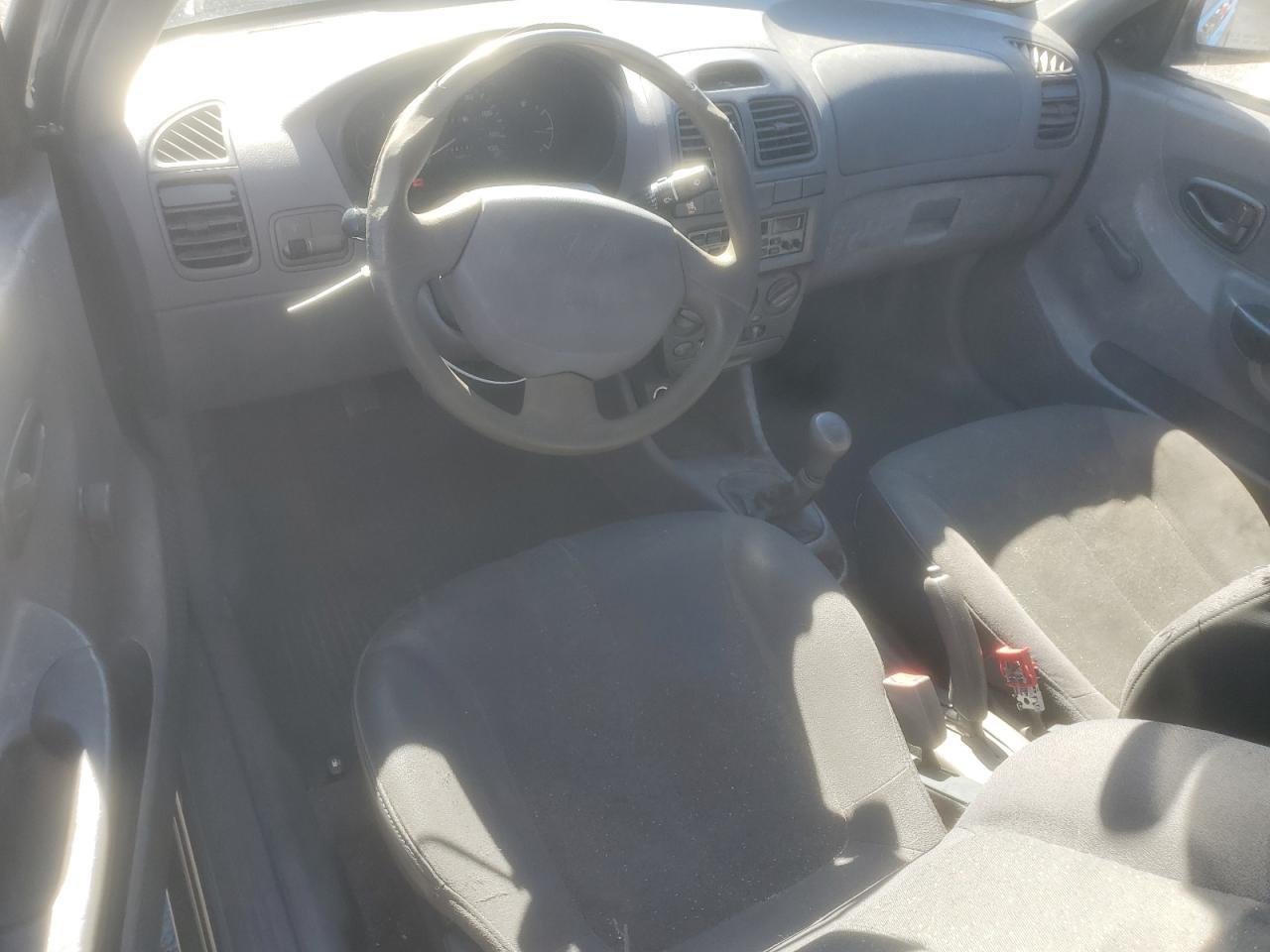2002 HYUNDAI ACCENT